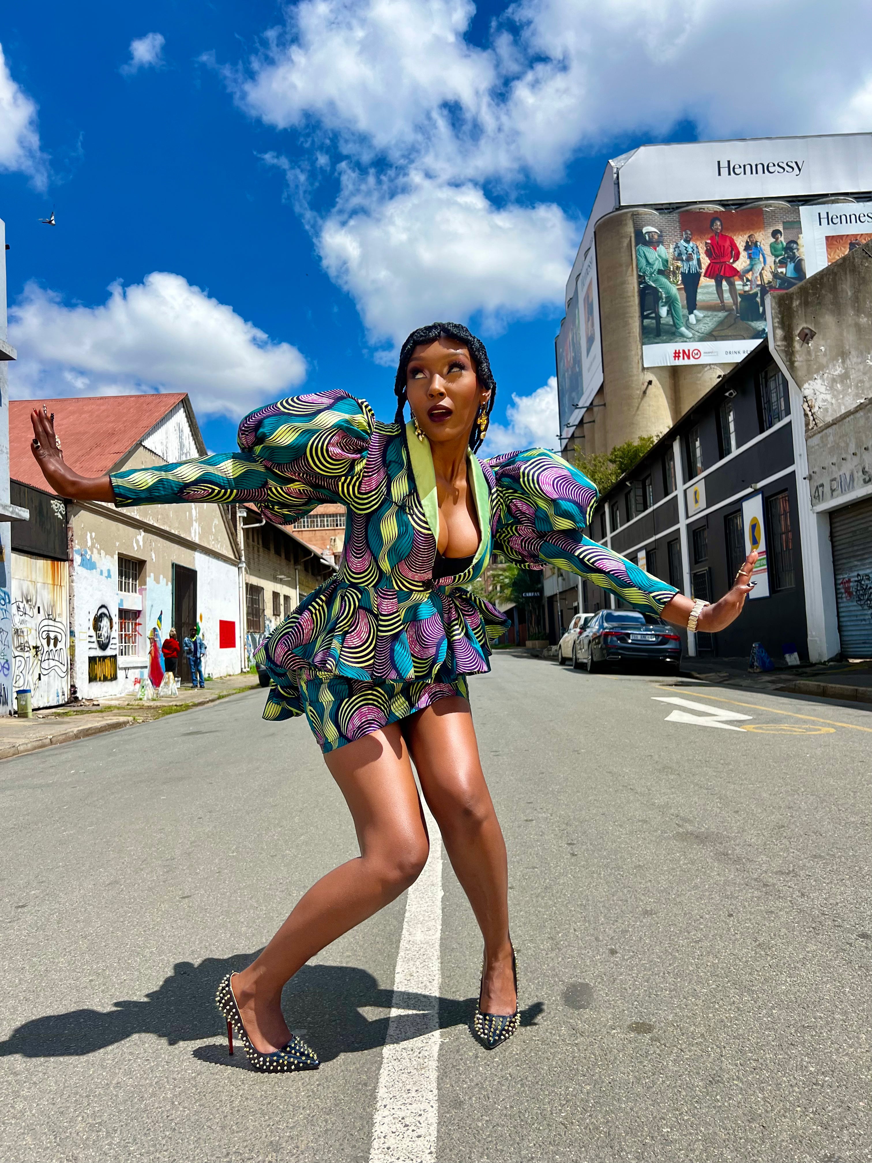 That girl suit (pre order - 5 weeks)